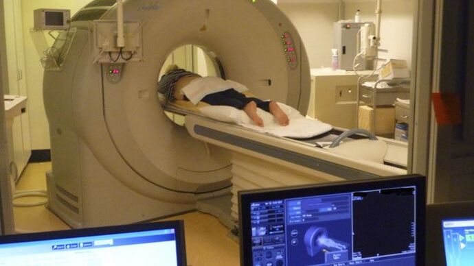 MRI páteře k diagnostice bolesti zad